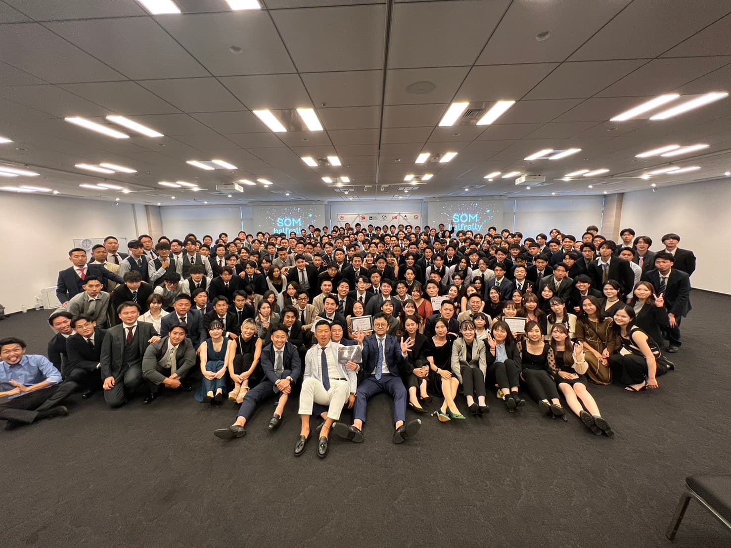 【起業家も輩出！】外資系企業で圧倒的成長ができる通信業界の営業インターン！