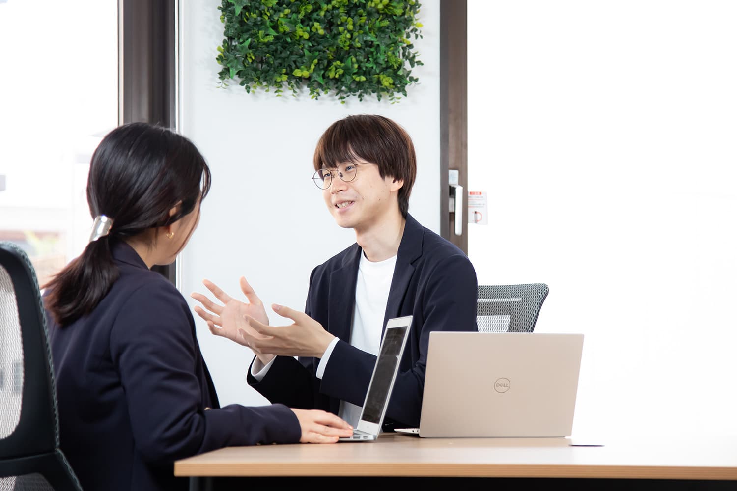 【営業からマーケまで挑戦！】バックオフィス専門の新興企業代表直下で事業開発に幅広く携わるインターン！